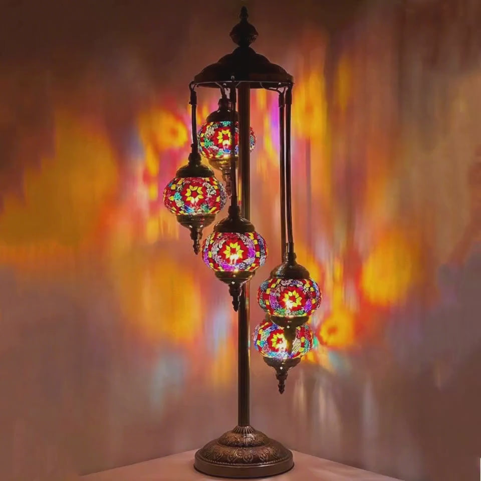 360-degree view of the Ruby Majesty mosaic glass table lamp