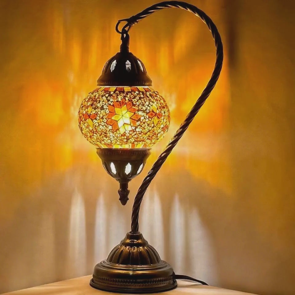 360-degree view of the Sunset Glow mosaic glass table lamp