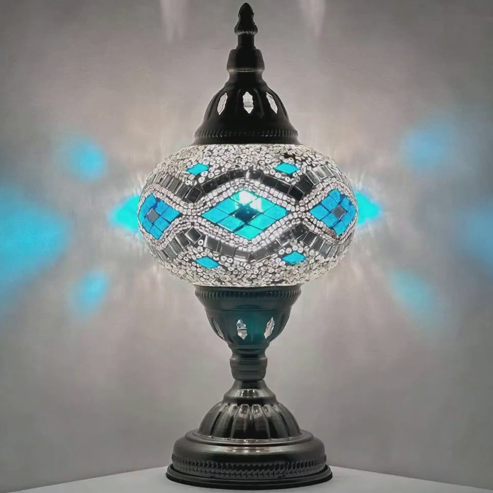 360-degree view of the Icy Elegance mosaic glass table lamp
